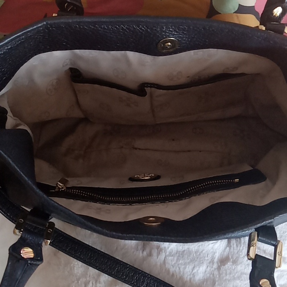 Tory Burch Amanda Leather Satchel - Picture 5 of 12